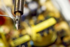 مجله الکترونیک 4 How To Clean A Soldering Iron